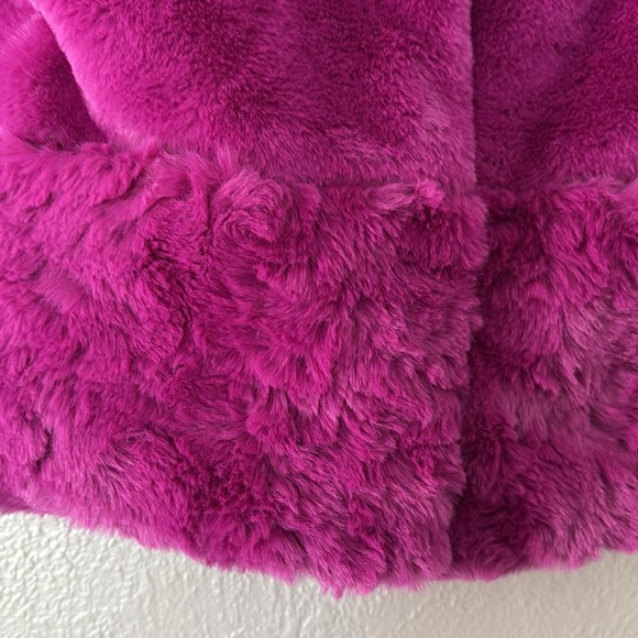 NWT Girls Toddler Cat & Jack Faux Fur Magenta Fully Lined Jacket Size 18M - Picture 2 of 9